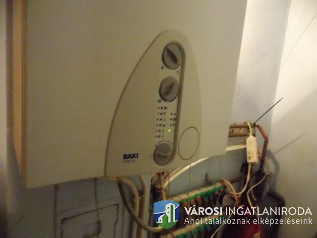 Igényes családi ház plusz 3 db. apartman!