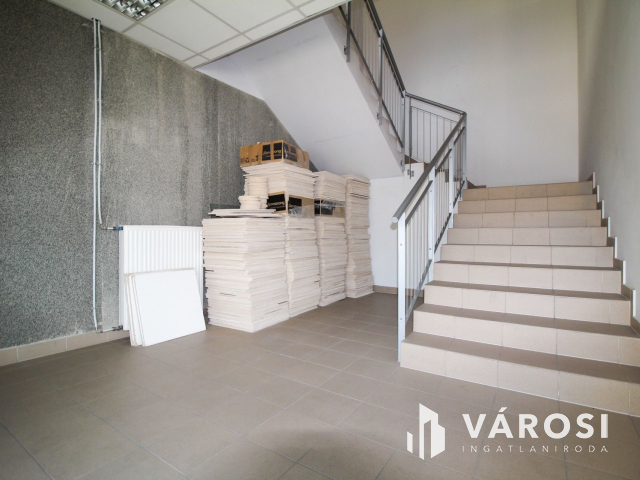 OTP mellett utcai bejárttal rendelkező iroda kiadó!