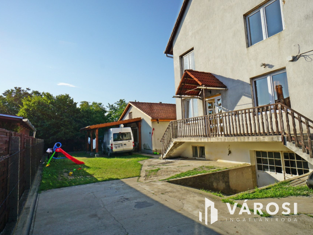 Központi több generációs családi ház a piac térnél