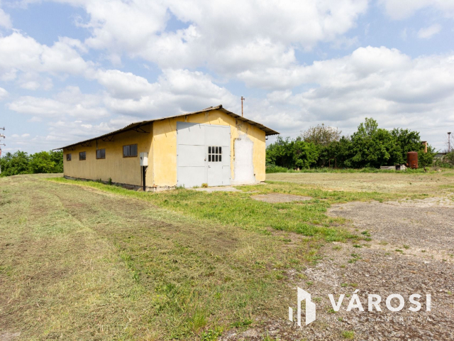 Derekegyházi ipari terület, vállalkozás eladó.