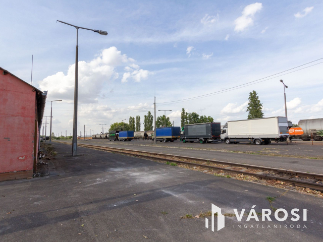 720 m2-es csarnok raktározásra kiadó