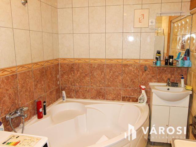 Napellemes ház Dömösön, elérhető áron