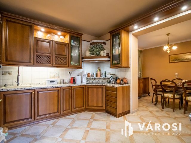 Otthonos álomház a Ráchegyen