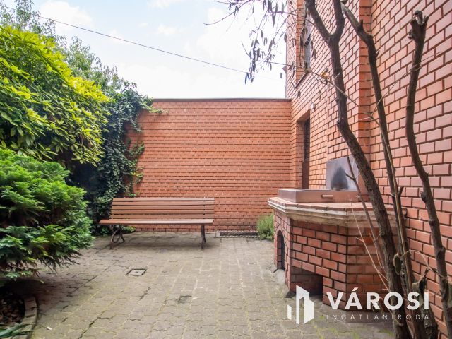 Otthonos álomház a Ráchegyen