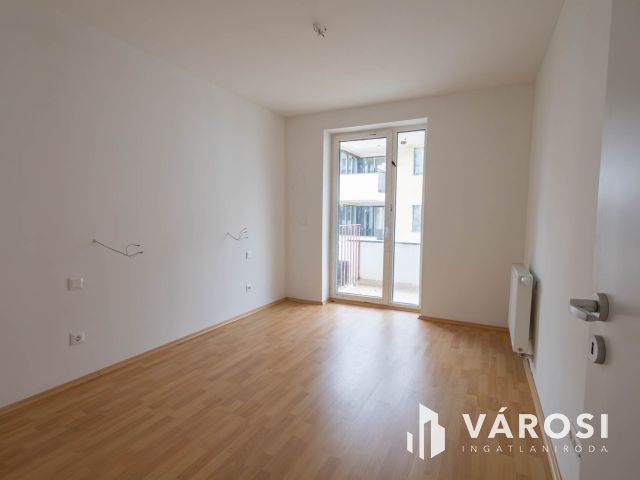 Kulcsrakész lakás Péterhegyen C-2-3