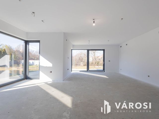 Minden igényt kielégítő újépítésű családi ház