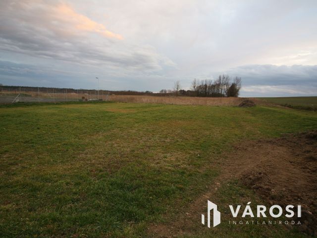 Sormási ipari parkban eladó telek