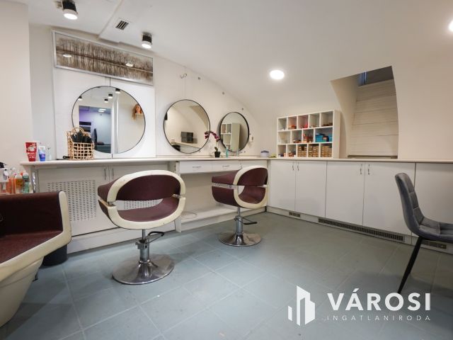 Bevezetett szépségszalon vendégkörrel remek helyen!