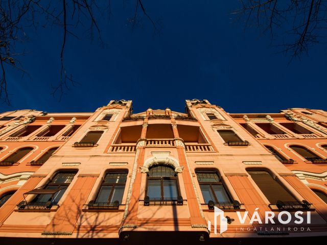Debrecen Főutcáján 1700 nm-es impozáns ingatlan eladó!