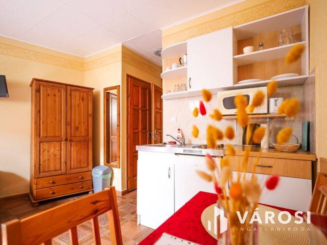 Újszerű, 10 egységből álló apartmanház a Vár tövében