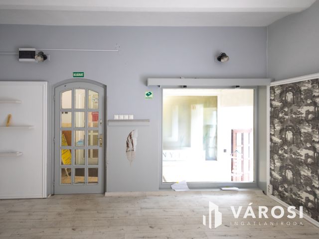 Eladó üzlethelyiség a belvárosban