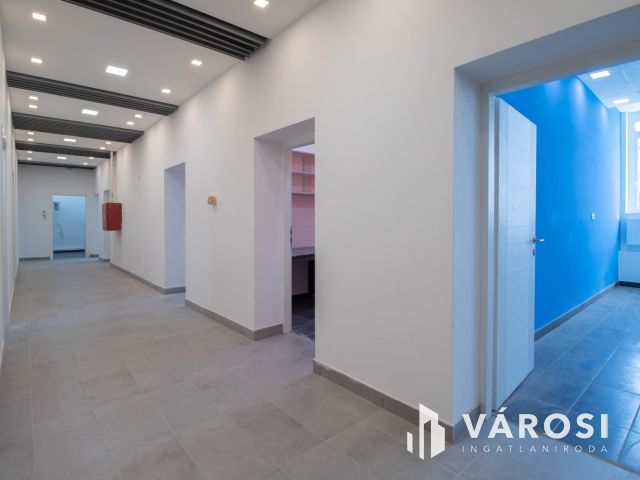 26 m2-es fogászati rendelő felszerelve, berendezve Újbudán