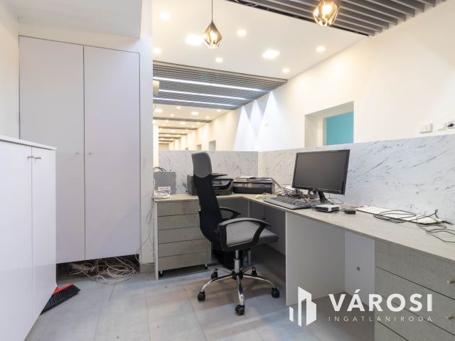 26 m2-es fogászati rendelő felszerelve, berendezve Újbudán