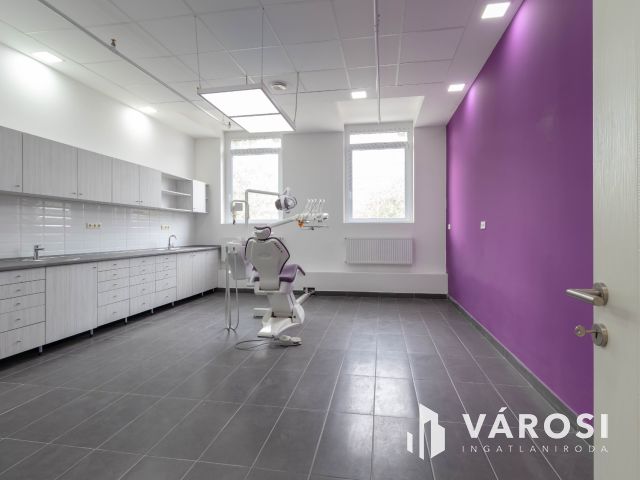 26 m2-es fogászati rendelő felszerelve, berendezve Újbudán