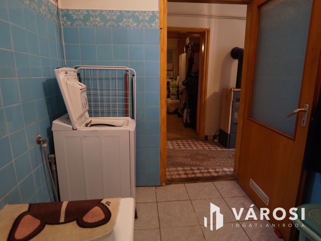 Átlagos állapotú, családi ház Sormáson