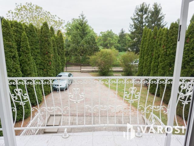 Saját szállodát vagy méretes családi ház érdekelné Siófokon?