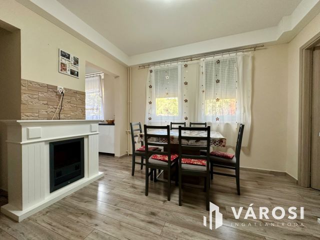 Gorkijon 1. emeleti, 1+2 félszobás, felújított lakás eladó!
