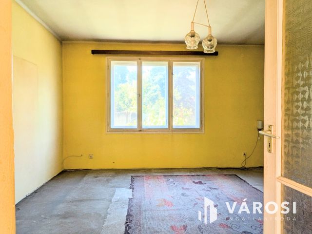 Nyaraló vagy  kis családi ház - Ön dönt!