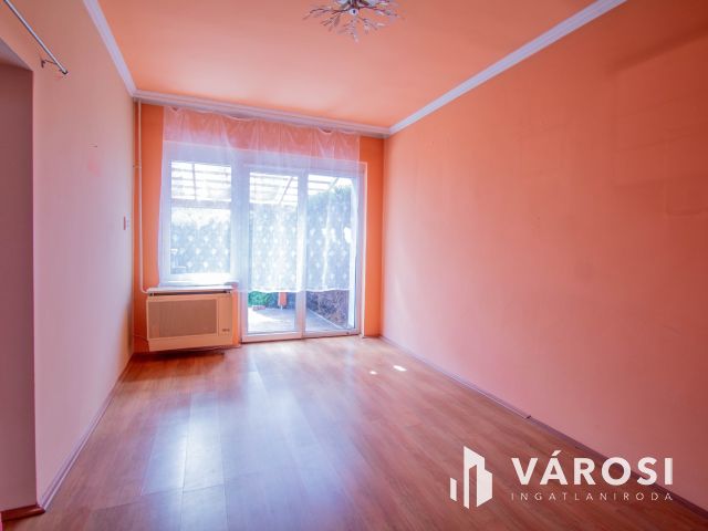 Lentiben eladó ház, családias, nyugodt részen!