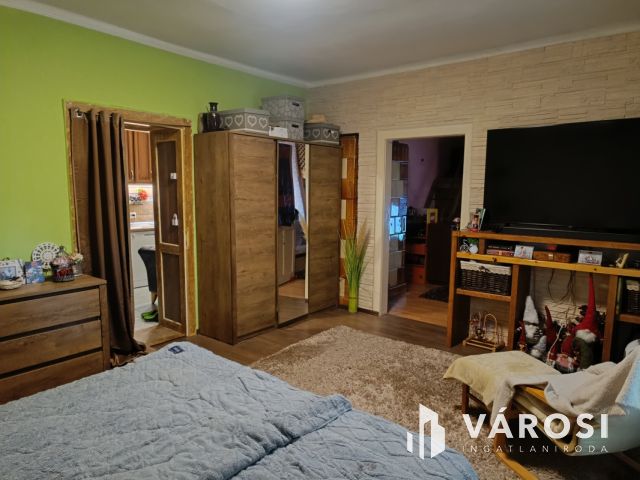 Nagyvenyimen vállalkozásra is alkalmas családi ház