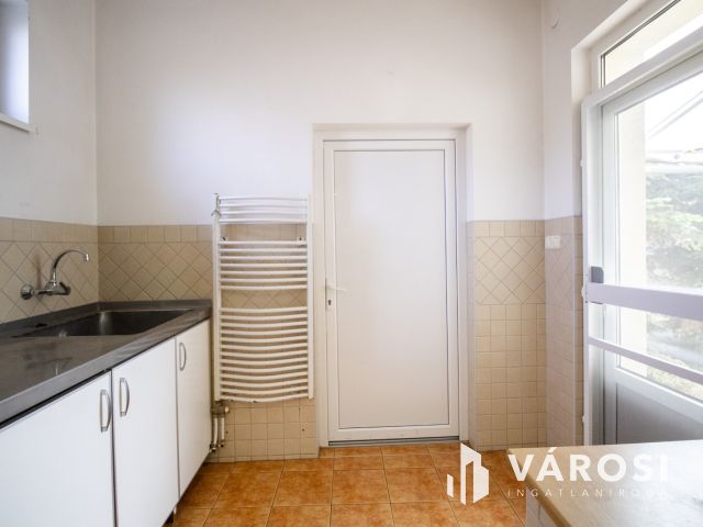 Többfunkciós komplexum Orosháza központjában