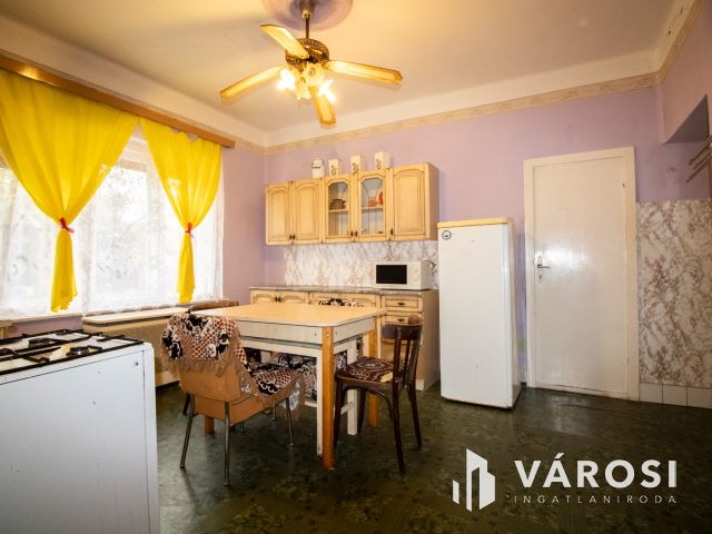 Tégla családi ház Nagybánhegyesen