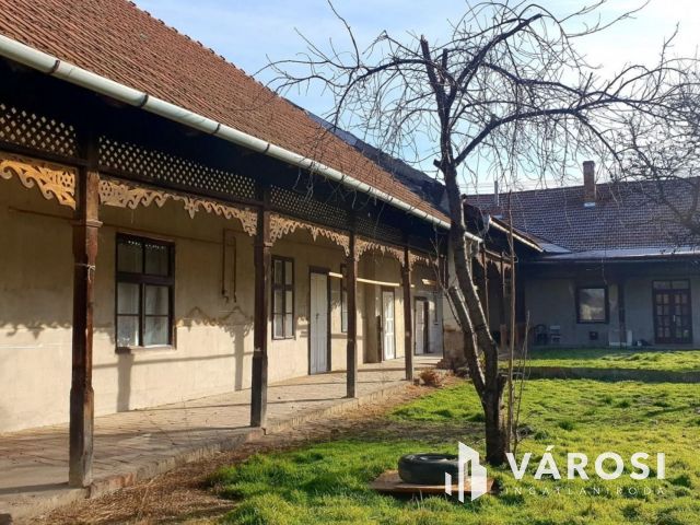 Nagypolgári Nagy ház Nagy telken!