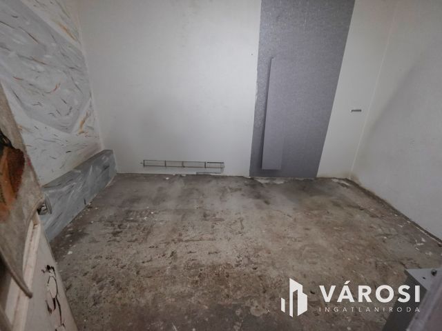 Felújítandó családi ház Tahitótfalu központi részén!