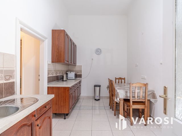 Egy szelet történelem a Bécsi körúton