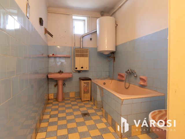 Csend és tágasság - fejleszthető ingatlan Csőváron