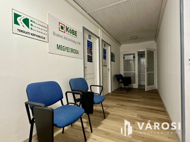 Belvárosi irodaházban felújított irodák kiadók!