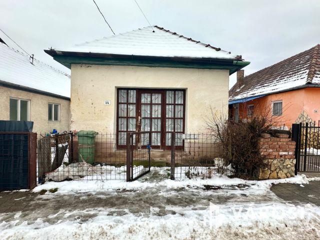 Karancslapujtőn kedvező áron kínált vályogház eladó!