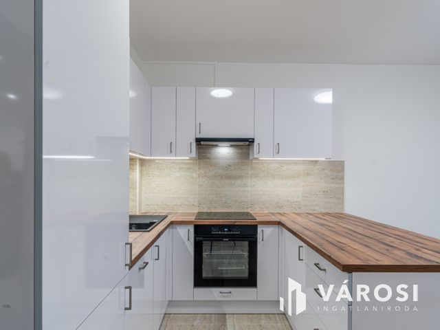 Full új 4 szobás lakás amerikai konyhával felsővároson