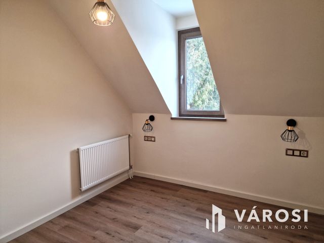 Korszerűsített Prémium Ingatlan, ÜZLET+2LAKÁS