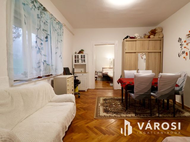 Belvárosi, földszinti lakás