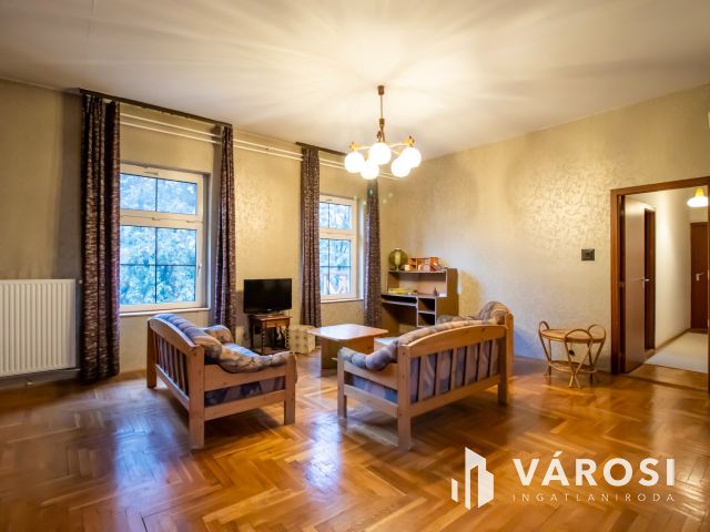 Családi ház nagycsaládnak, ingatlanfejlesztőknek