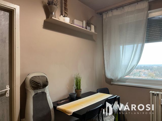 Három szobás panel lakás a Lencsésin