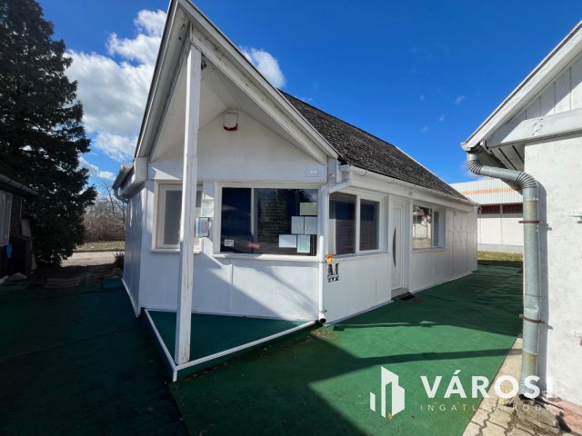 Balatonparti vendéglátó egység