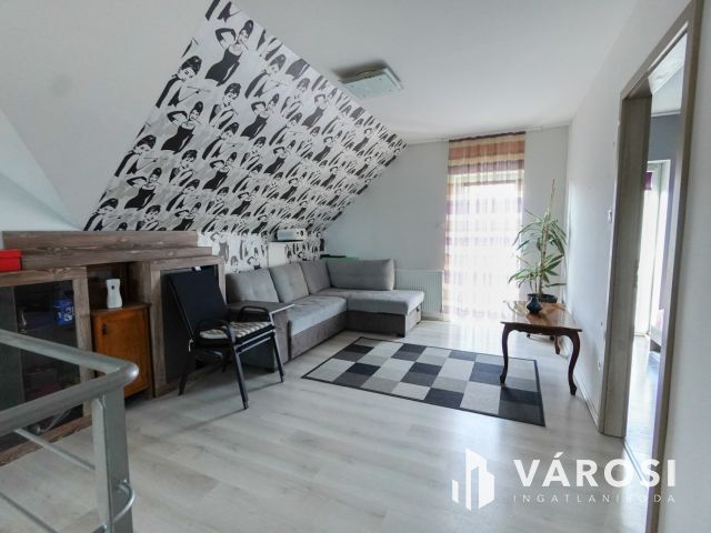 Kertvárosi, 3 lakásos Ikerházfél