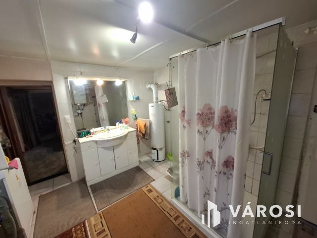 Sümegen kis családi ház várpanorámával eladó