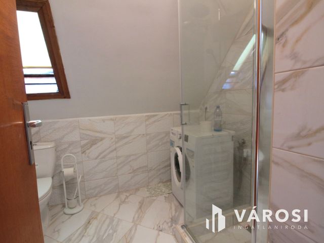 Családi ház gondos bérlőt keres