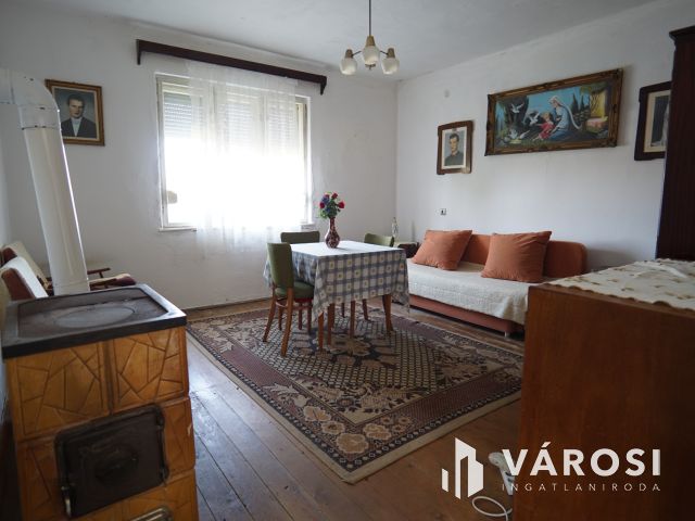 Természetközeli, szomszédmentes családi ház Bucsután!