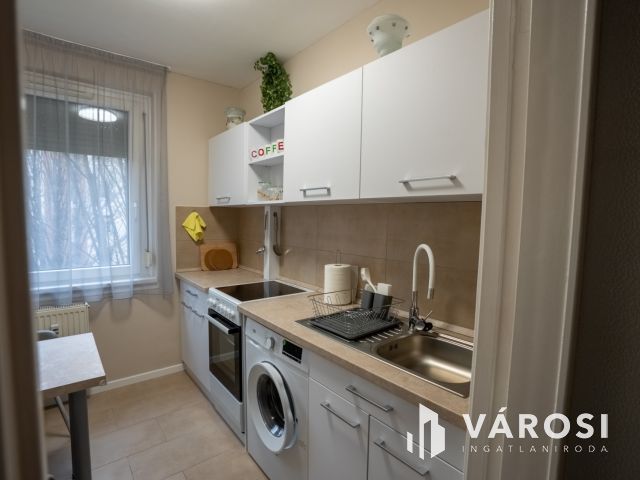 Belvárosi, prémium, liftes lakás kiadó a másodikon