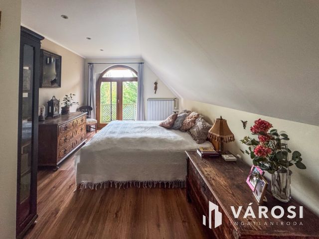 Tágas, napfényes ház Gyula legszebb utcájában