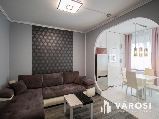 Tó melletti Felújított lakás eladó Győrben