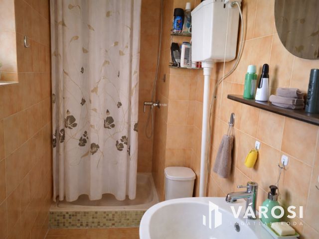 Alsóörsi retro nyaraló eladó