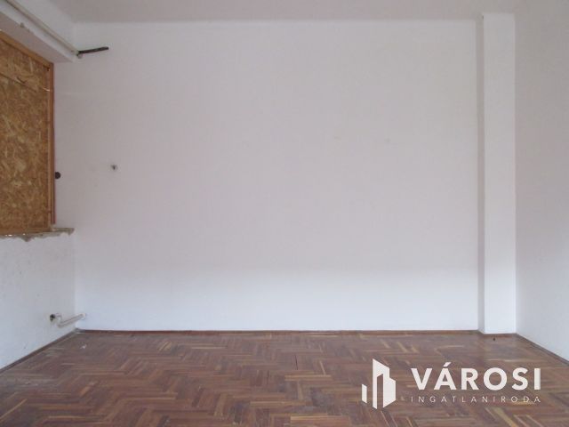 Kétszintes családi ház Dejtár központjához közel