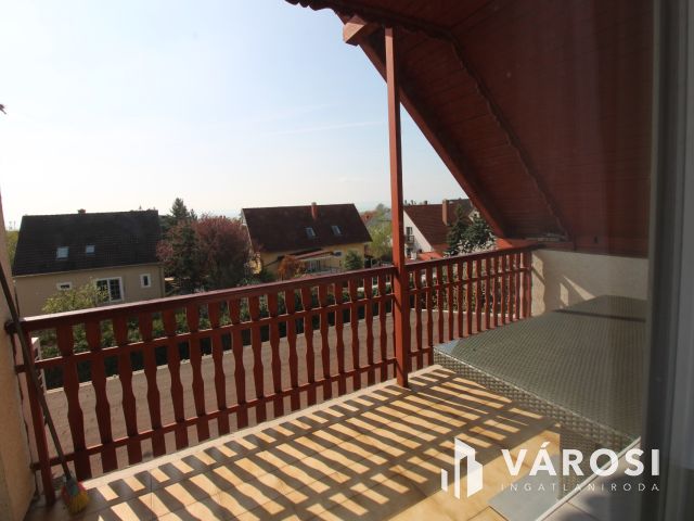 Kiadó egy 133 nm-s igényes lakás Alsóörsön