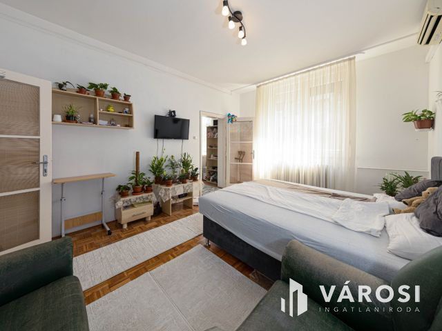 Liget melletti téglalakás