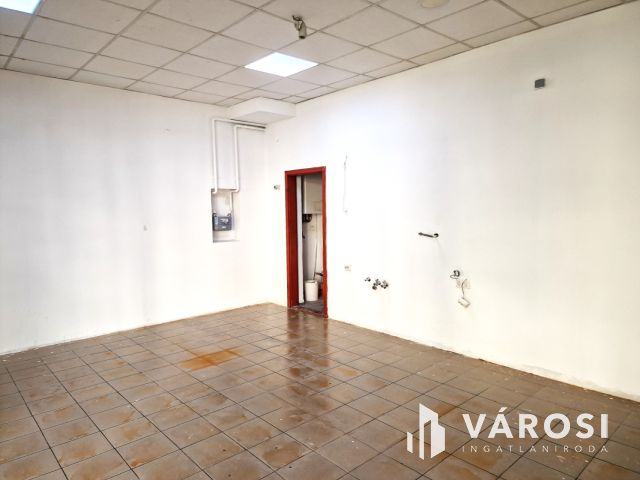 KIADÓ, 67m2 prémium üzlethelyiség a belváros szívében!